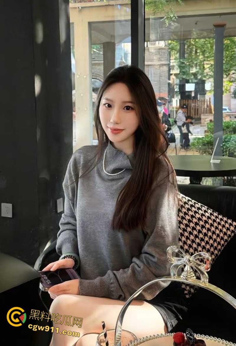 湖南常德清纯学生妹【于淑雅】，与男友激情做爱，乖巧听话淫水泛滥，性感JK黑丝美腿，操得过瘾又带劲！-1