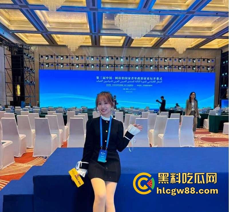 张津瑜后继再现！绝美警花【张琳怡】为求进步 不惜口爆洋吊女上位疯狂骑乘！ 完美露脸性爱视频流出！-7