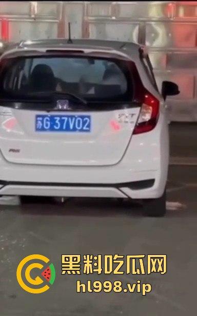 瓜友爆料现场抓包车震！用力猛干，绝对不是夫妻，吓得我站起来猛蹬！-7