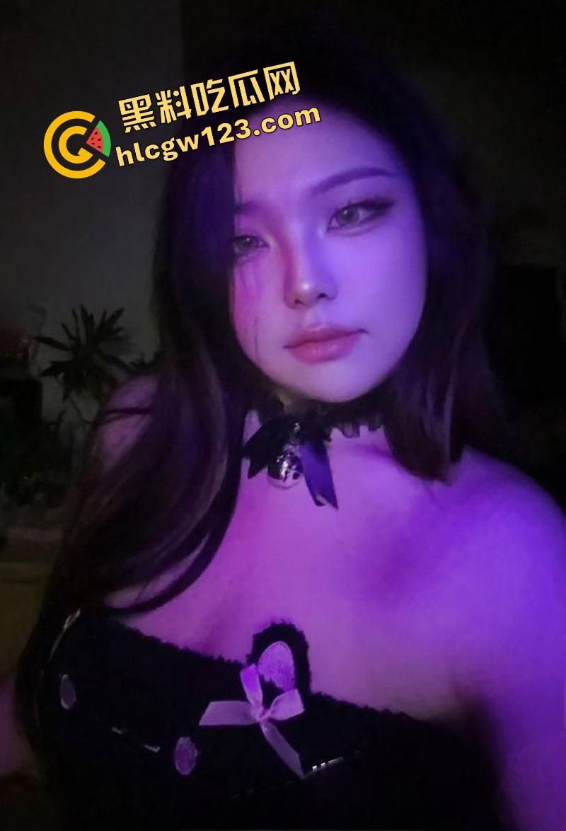 辽宁阜新反差婊【杨舒琦】翘臀开档连体衣被操到断片,3P4P全程露脸流出 前后夹击爆操群交!-5