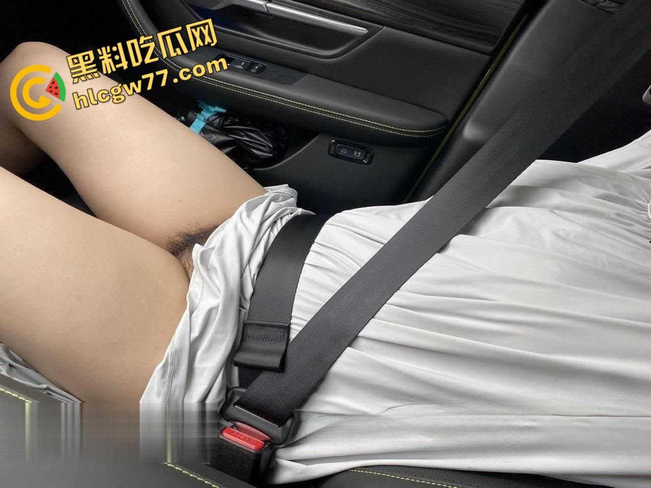 福建极品彩票店店主【贺思淼】 和男友私拍泄密 明面上的气派老板娘 私底下的骚逼小母狗 露脸性爱视频!-6