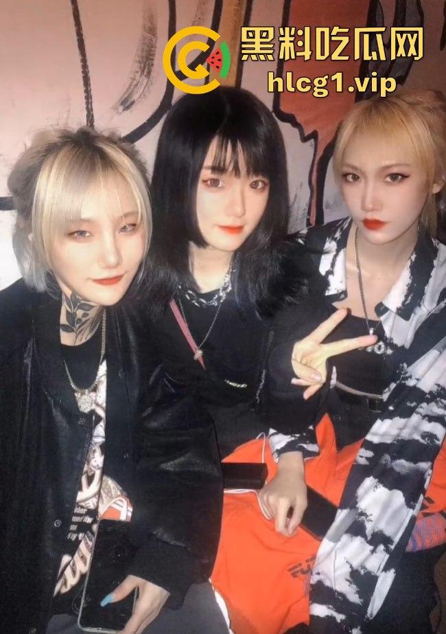 抖音女Rapper『尔晴没吃饱』花臂纹身女神的双面人生!前男友啪啪视频流出,反差婊形象大曝光!-3