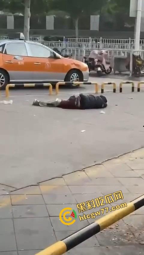 泰安万达精神小伙发疯出事，一言不合打人致死，这年头监狱都快成精神小伙培训基地了！-14