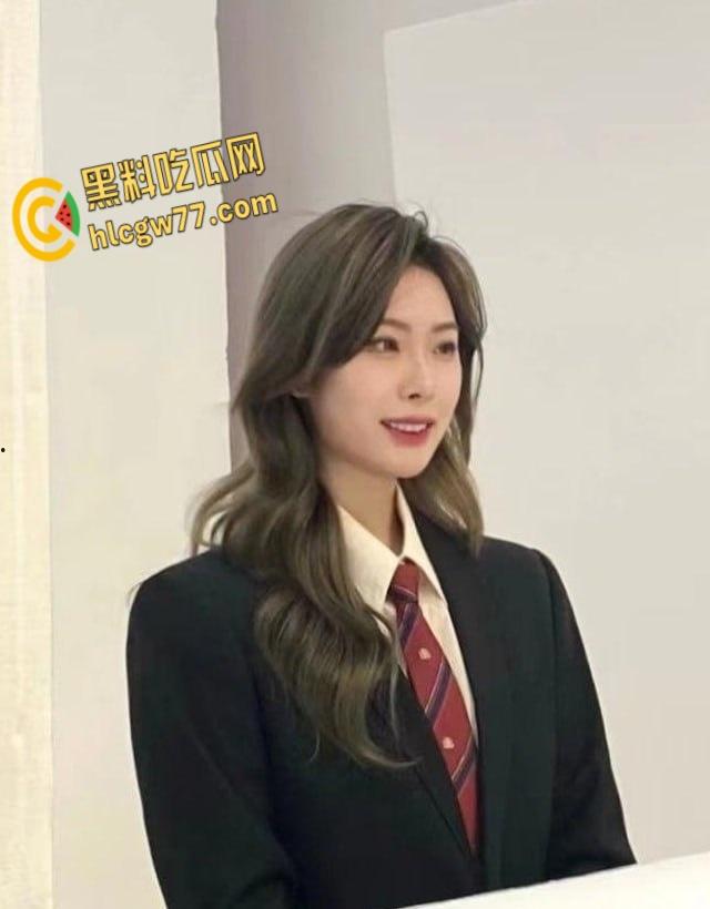 大连艺术学院【周诗琦】视频泄露！胸写‘母狗’腿刻‘主人’，吞精内射玩得飞起 !-2