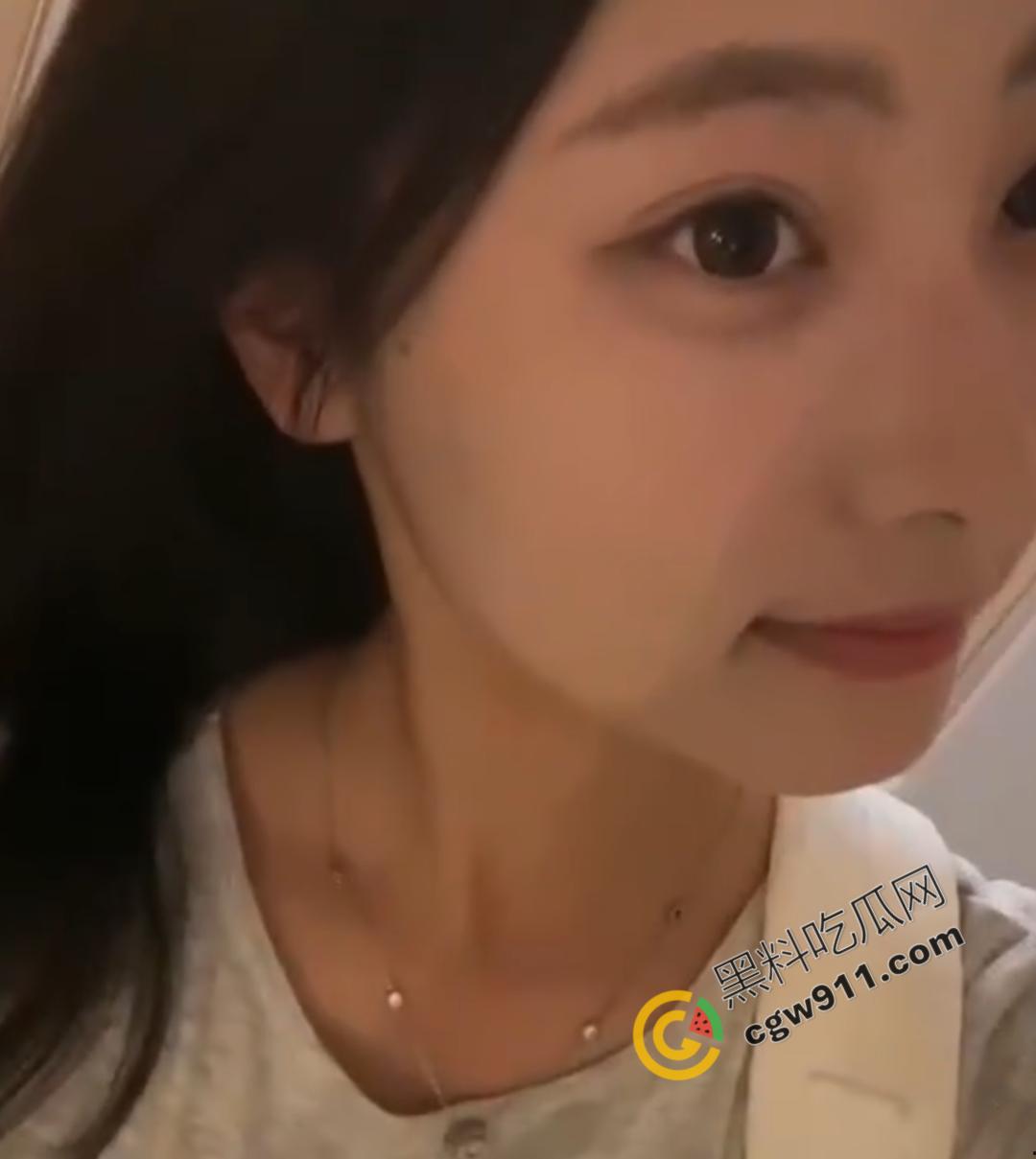 广东医科大学嫩妹【杨可欣】求包养！性爱技巧熟练，大奶嫩穴无套内射，2500一晚试用，你舍得错过吗？-2