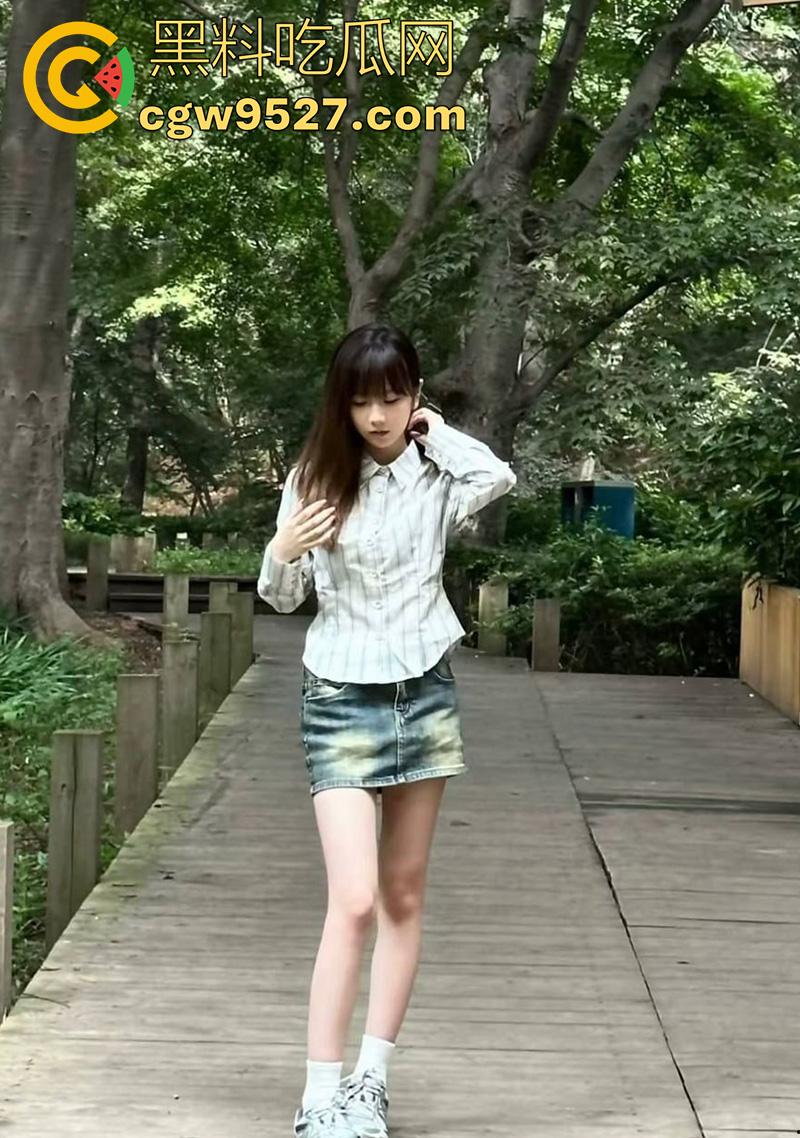 中国海洋大学【许真福】，高颜值大一嫩妹，被前男友曝光，粉嫩小穴饱满诱人，清纯骚妹让人心动不已！-3