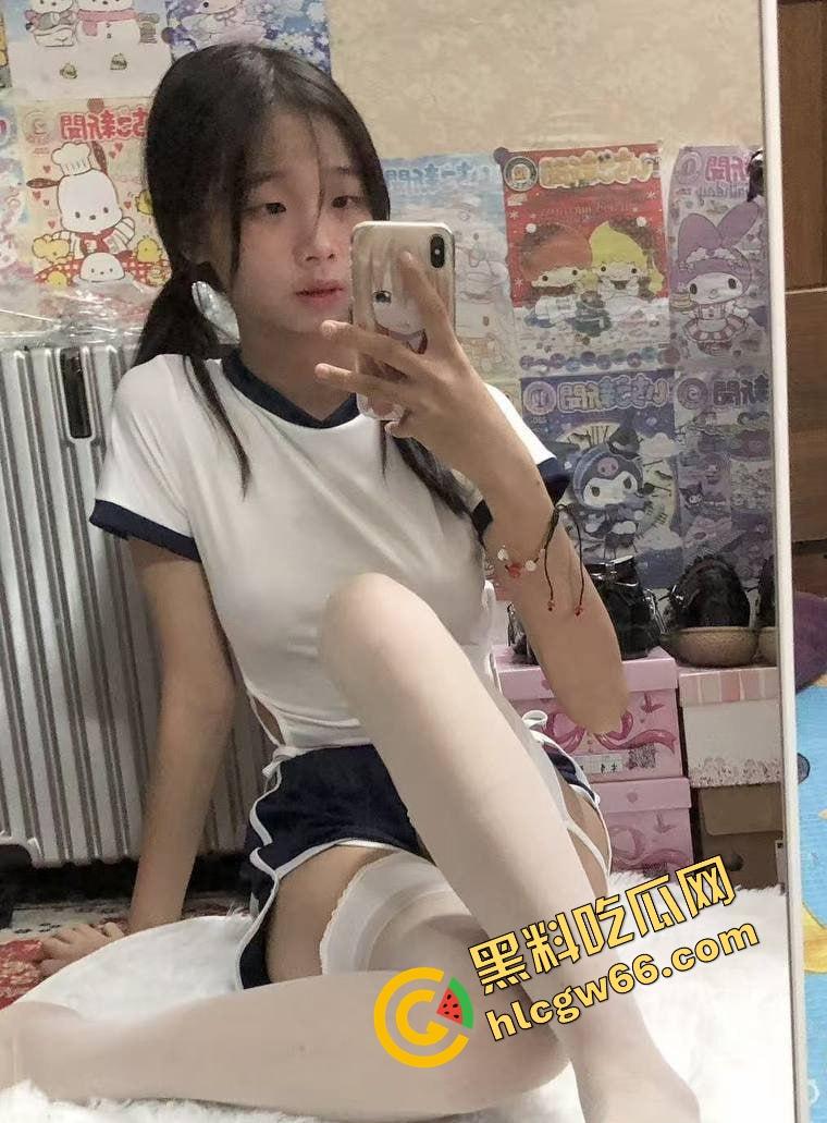 露脸操到翻白眼，广州工贸骚妹【曾嘉莹】被包养爽够跑路，性爱视频抖音号实名挂全网，贱婊终究回归狗圈！-2