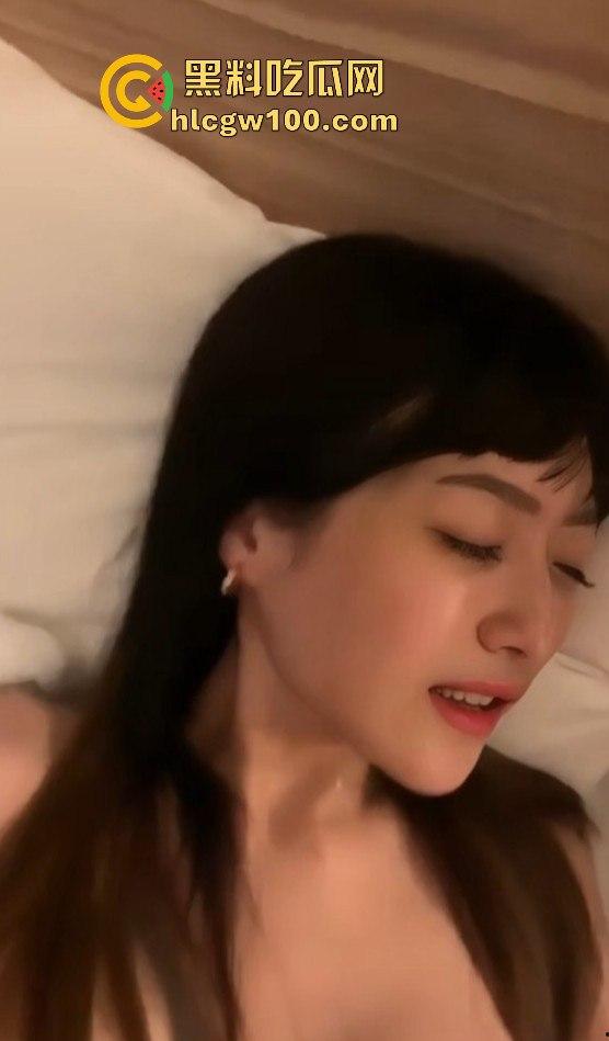 上海大学高颜值大四学姐【顾晓雨】跟富二代约炮视频曝光，娇喘声声红唇微颤，粉嫩吸引眼球。-11