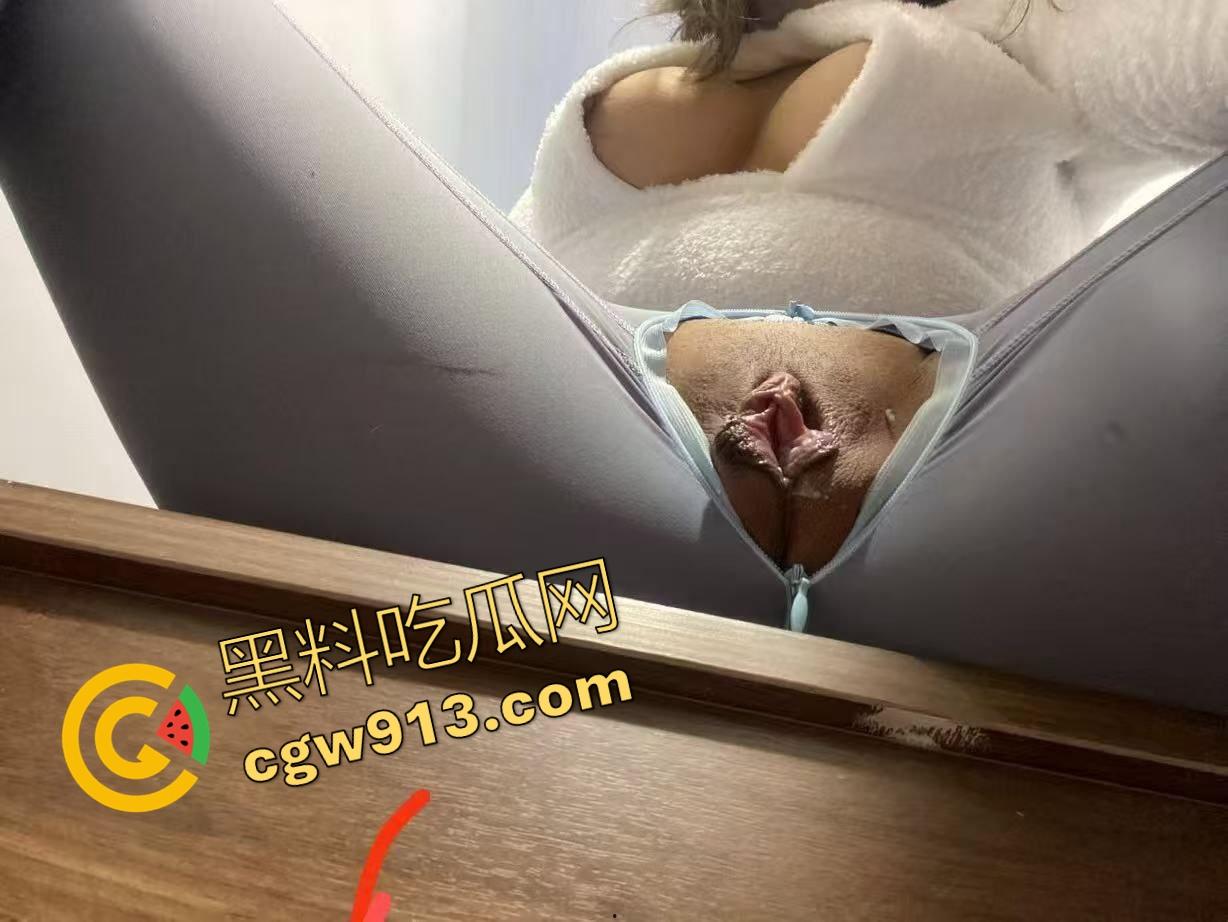 抖音女主播【马宝贝】康师傅矿泉水自慰视频曝光，康师傅躺赢热搜第一，1元矿泉水玩出百元自慰棒的效果！-10