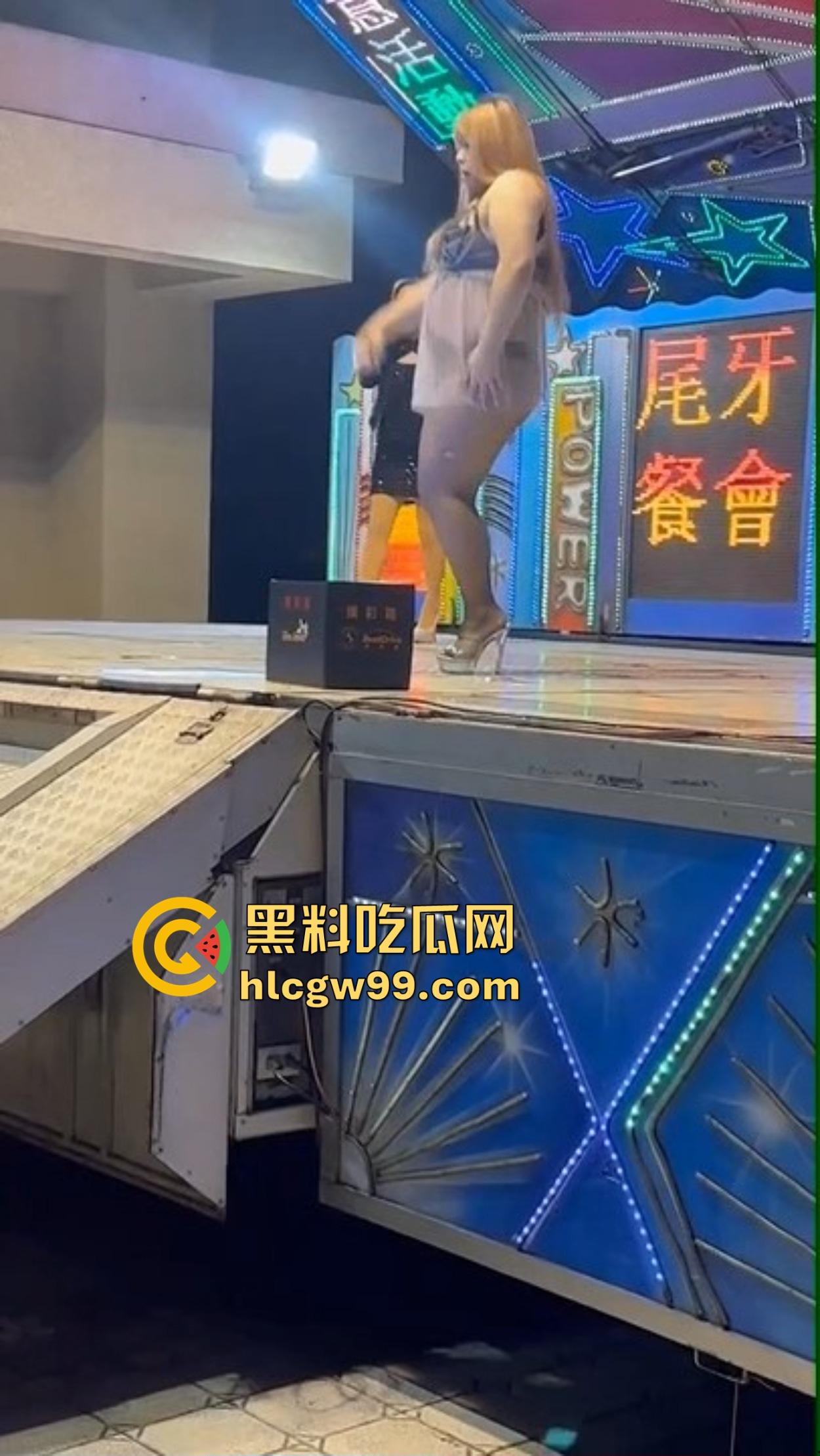 台湾卡比兽坦克出击，微胖美女登场，爱台妹的勇士们，按住F不要松摇起来，接着奏乐接着舞！-6