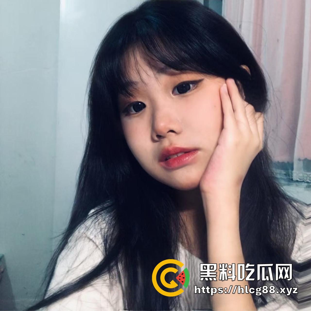 湖南长沙民政职业技术学院嫩妹【鲁毓雯】反差母狗曝光！背着男友偷操网友调教视频骚得炸裂，嫩逼贱样真骚！-5