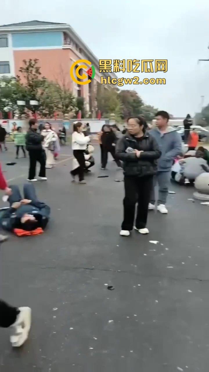 湖南常德鼎城区永安小学发生恶意撞人事件,多名学生受伤,三天两头又来报复社会疯了吗?-13