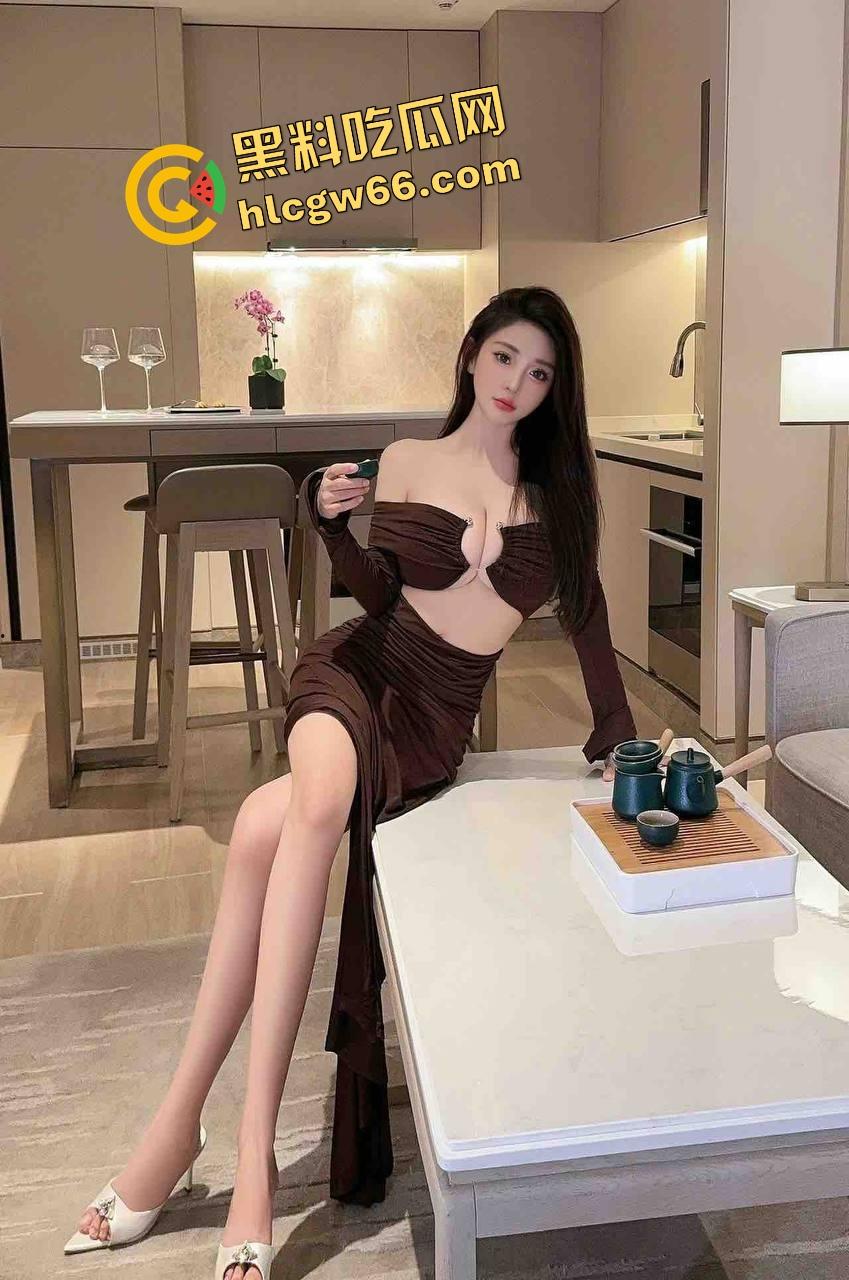 不怕女神骚，就怕女神会练腰，健身房女神『沐沐 』大奶水蛇腰操起来顶爆天花板，操起来腰比肉棒还灵活！-3