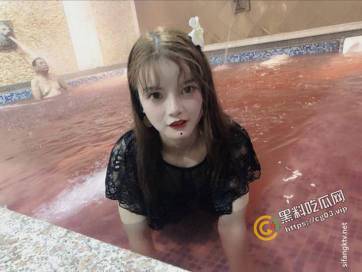 重庆反差婊【赵红艳】海量生活照+与同居男友性爱自拍流出 百度云泄密34P+6V-5