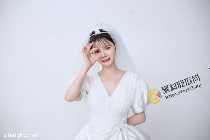 重庆反差婊【赵红艳】海量生活照+与同居男友性爱自拍流出 百度云泄密34P+6V-13