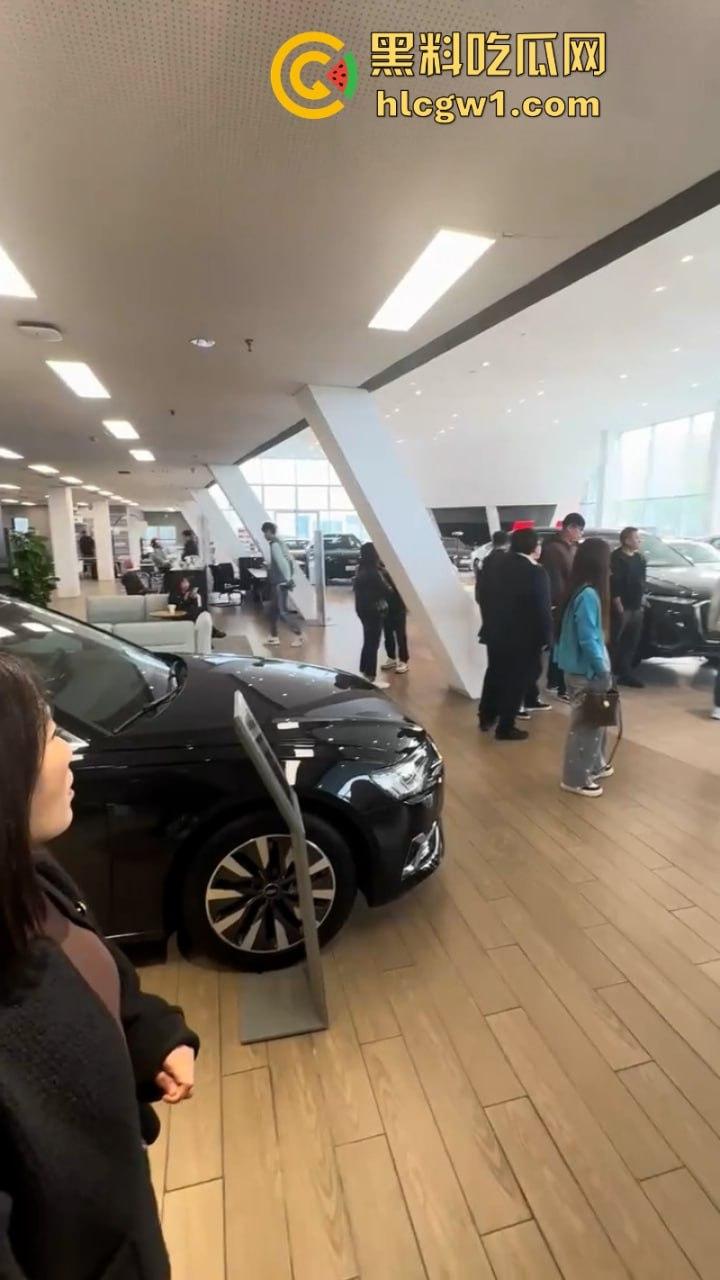 天津永濠奥达4s店关门卷款跑路 现场汽车无人问津 进口车现在这么惨吗？-10