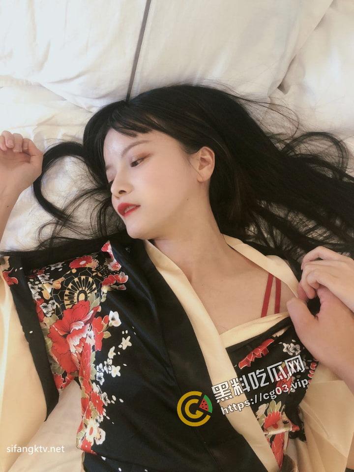 重庆反差婊【赵红艳】海量生活照+与同居男友性爱自拍流出 百度云泄密34P+6V-18