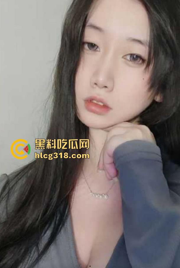 抖音4.5万粉网红【卡比喵】土豪定制福利流出，极品身材反差御姐，核弹巨乳掰穴自慰！-2