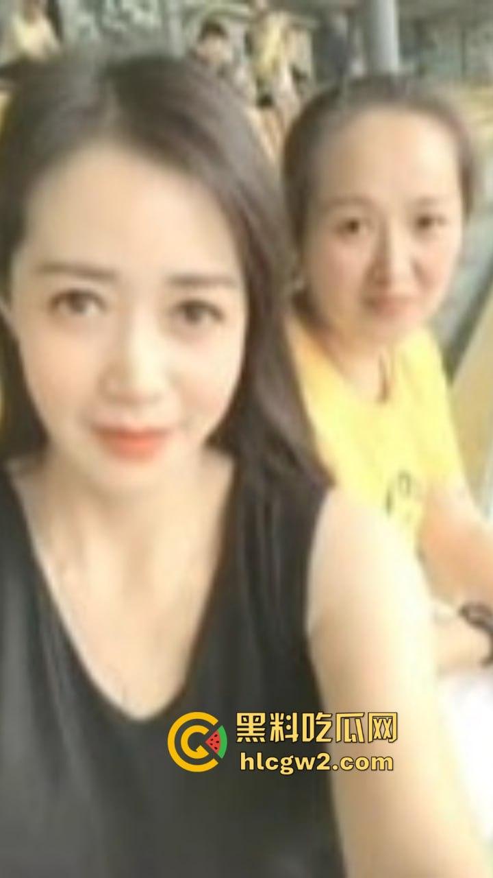 四眼约炮大神牛逼炸了！征服四位寂寞阿姨骑电动车轮番赴约被操，全程对话骚到爆 阿姨们直接抢着被要被上！-9