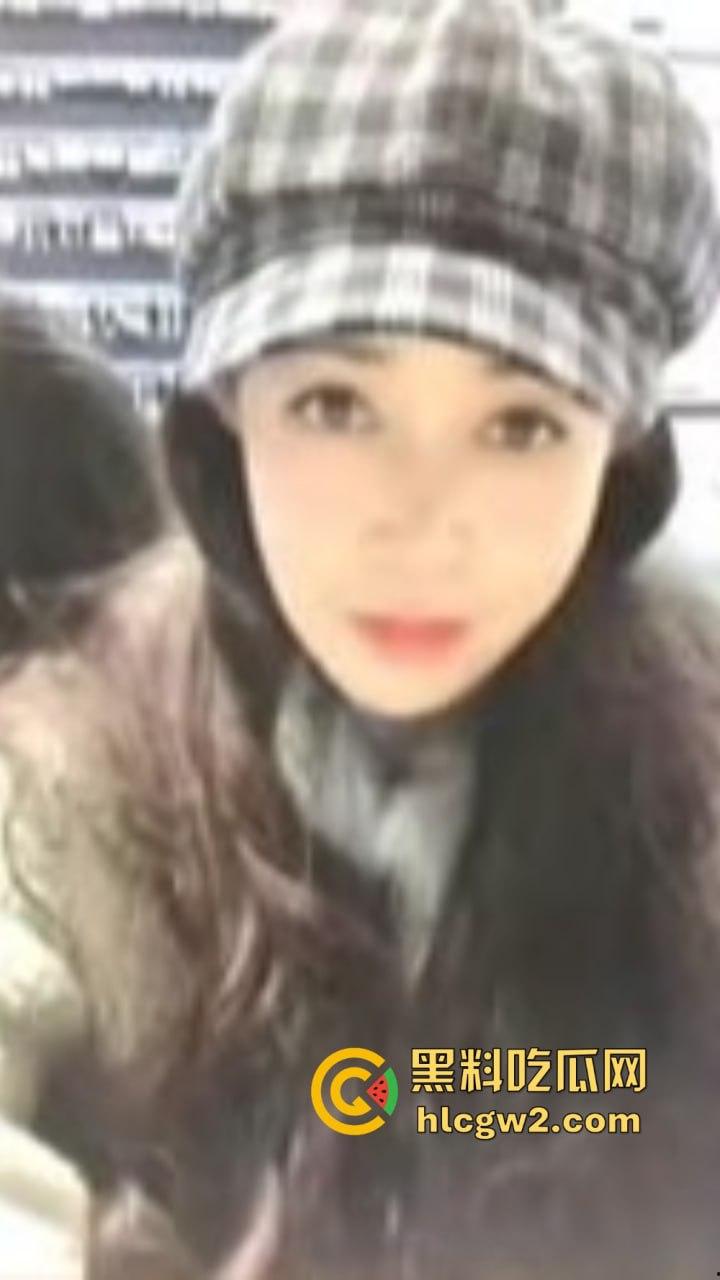 四眼约炮大神牛逼炸了！征服四位寂寞阿姨骑电动车轮番赴约被操，全程对话骚到爆 阿姨们直接抢着被要被上！-10