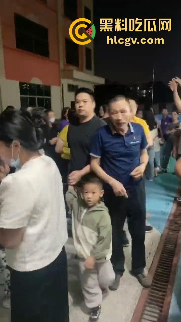 东莞虎门雅达幼儿园老板卷钱跑路！几百名孩子无书可读，教育局踢皮球不作为引家长怒火！-11