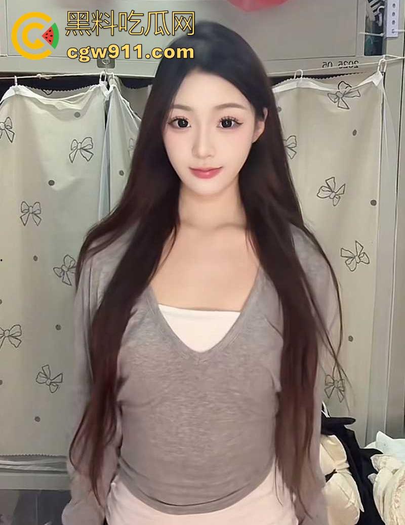 河北师范大学极品舞蹈生【周永媚】性爱私拍泄密，透穴蕾丝内裤勾男友，穿开档黑丝玩无套，花式体位轻松驾驭！-5