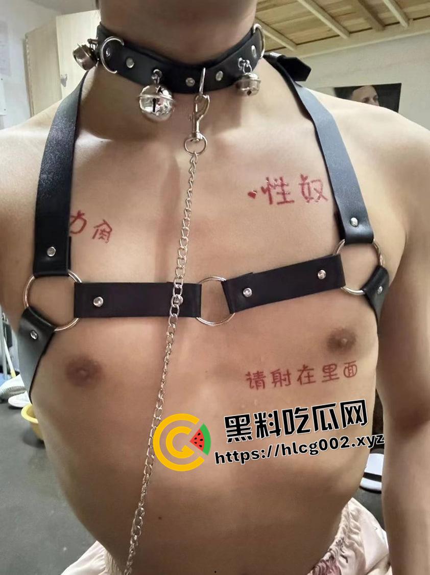 四川师范大学TS【杨佩函】整天穿渔网黑丝 肉便器纹在身上 朋友圈放做爱视频 四川对于男同的接受程度这么高了吗-11