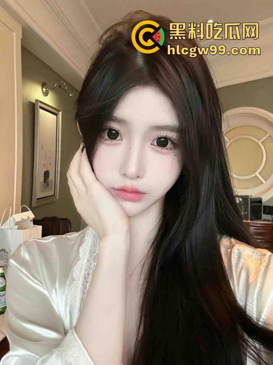 上海宏瑞基商场奈雪门口上演野战教学，小情侣裤子脱一点直接坐上去猛摇，摇摆姿势辣眼睛，刺激拉满！-5