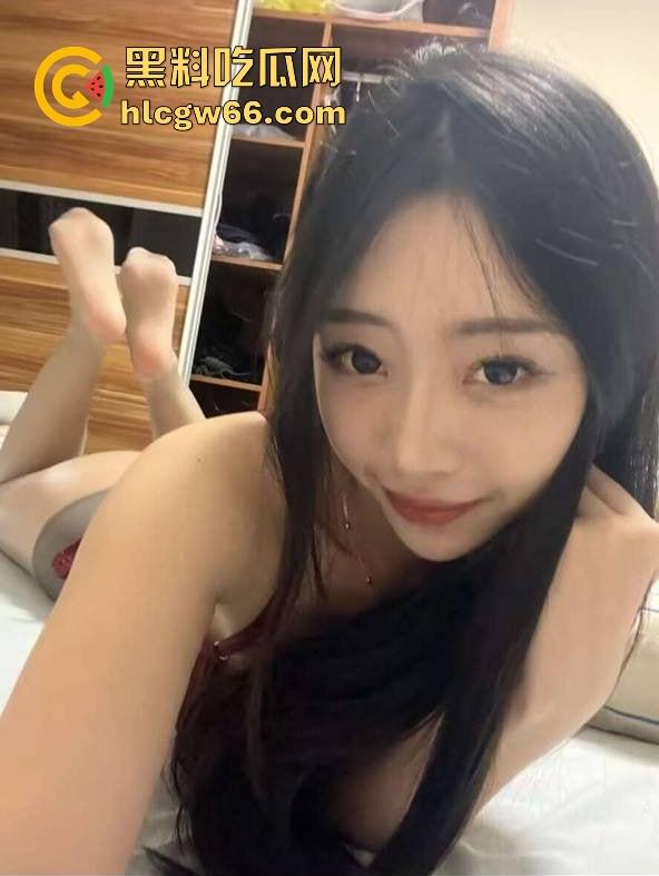 南开反差婊【金月敏】嫩乳肥臀淫汁喷一地,有男友还当劈腿母狗,大屌操翻下贱逼,主动张嘴舔精子!-3