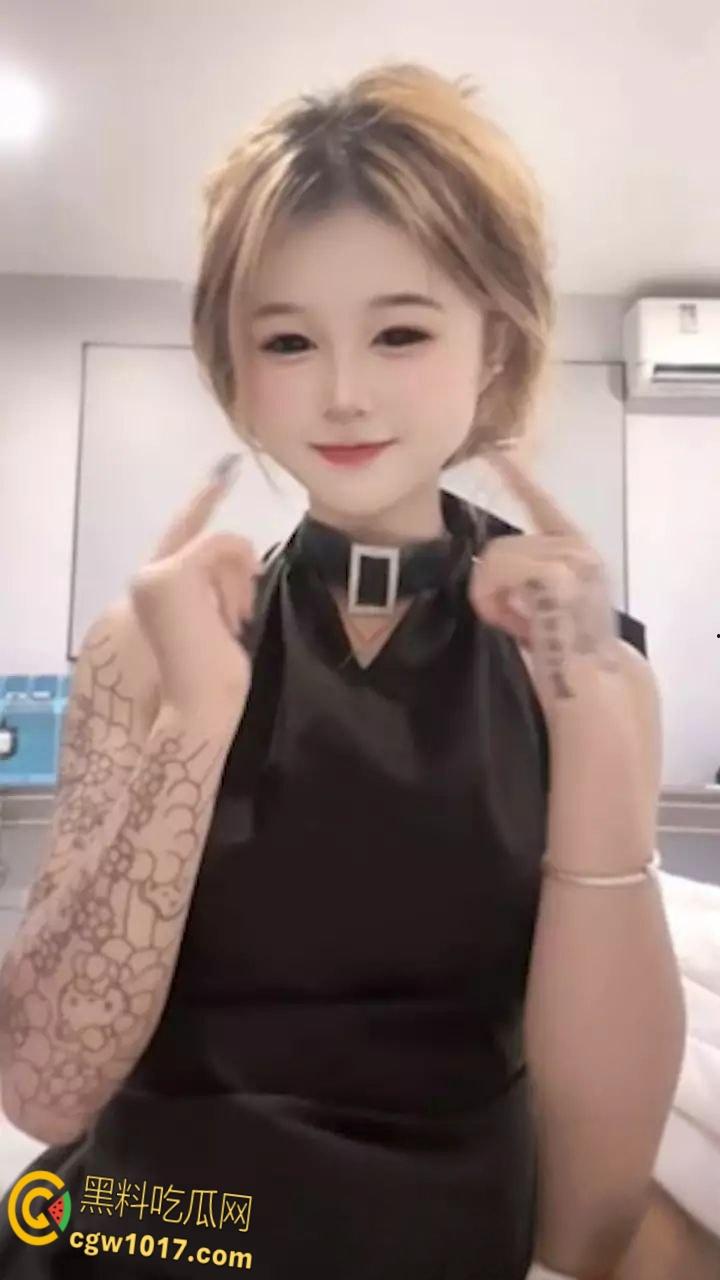 汕头潮南两英镇一学生妹被精神小妹，脱衣霸凌狂扇巴掌后，想不开跳河，死都不怕却不敢反击，太可悲！-5