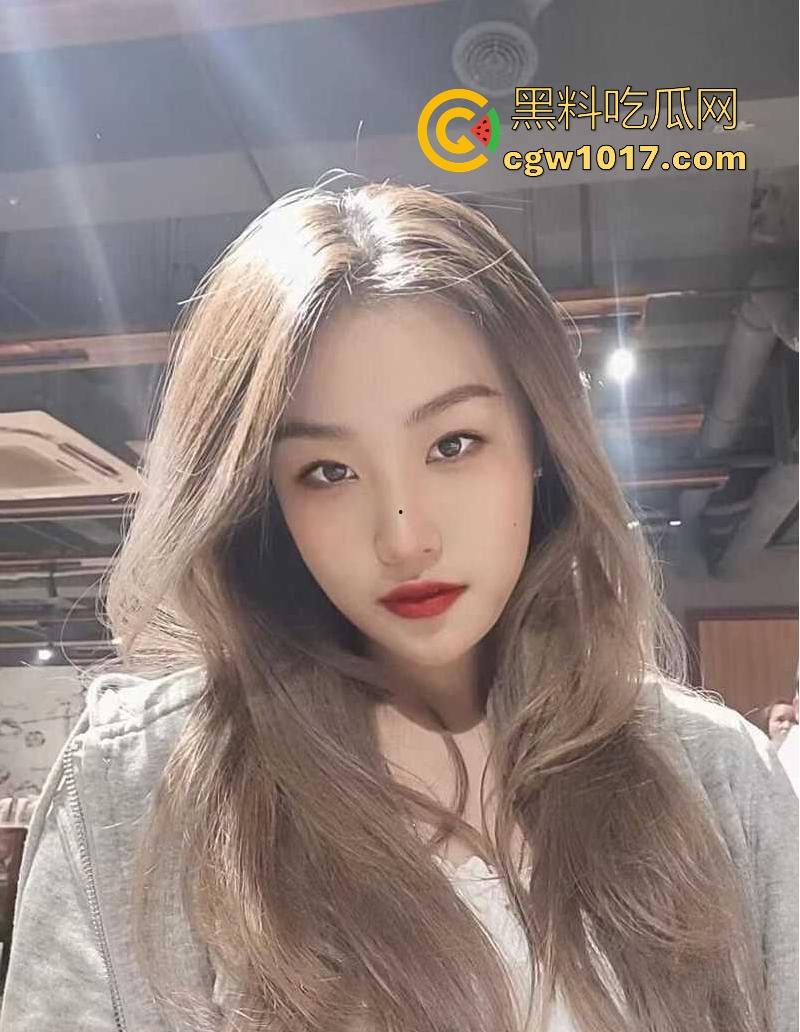 酒店幽会偷情出轨狂欢！年轻人妻母狗被情人猛攻骚穴，全程淫叫连连，不明所以的隔壁住客，以为是什么警报声了呢！-2