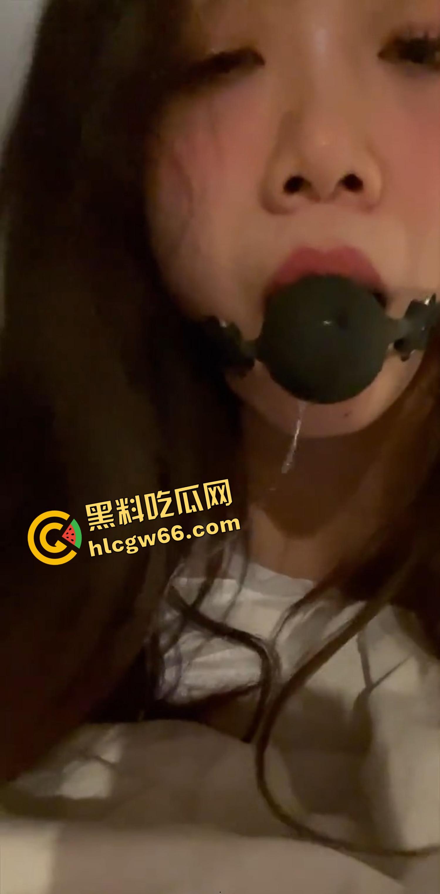 成都嫂子『赵美敏』变态偷情曝光，温柔少妇被小叔子操成母狗，内射菊花口交玩SM，骚逼爱虐喊刺激！-11