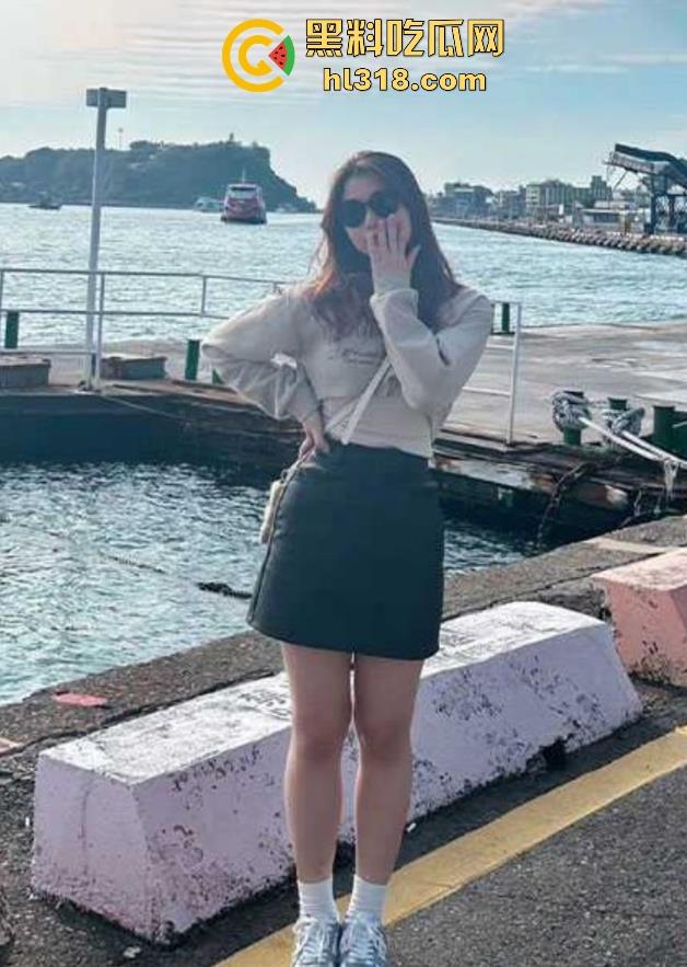 广东技术学院巨乳学生妹【唐奕帆】揉奶自慰视频供大家欣赏 身材赞到看了就会硬到爆炸！-1