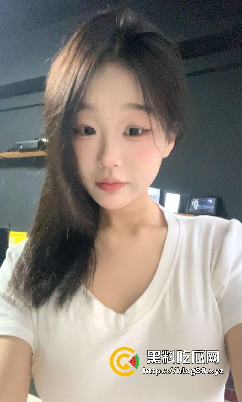 河南【李菲月】刚满18就被三洞全开，大胸妹初次开后门疼得泪崩，三通女王就此诞生！-4