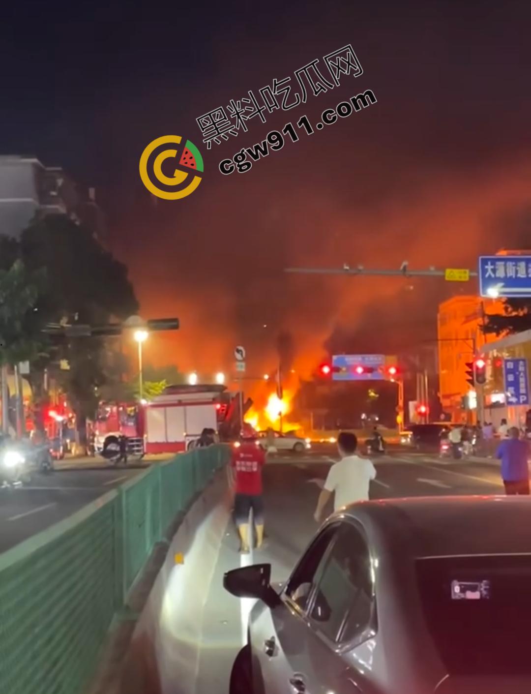 广州白云区货车爆炸险酿惨剧！滔滔大火，硝烟弥漫，爆破连连，现场独有的耀眼与震撼，不容错过-7