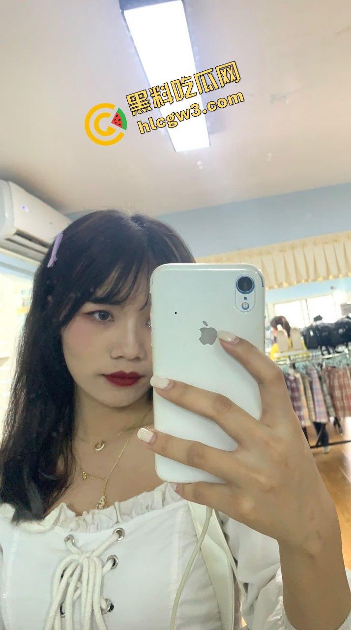 百色职业学院大二骚鸡『徐海欣』给金爸的定制私拍外泄 用笔涂骚奶大力撕逼！独家流出！-2