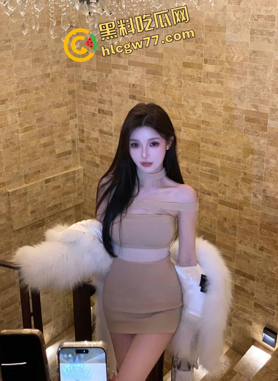 南昌按摩技师露脸足交爆火，黑丝肉丝换着来，精油浇满丝袜撸棒，足控党跪着看完！-4