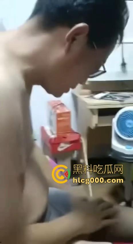 高校极品女学生【李如意】勾引化学老师玩SM，性欲母狗把油腻大叔榨干，不雅视频曝光流出！-8