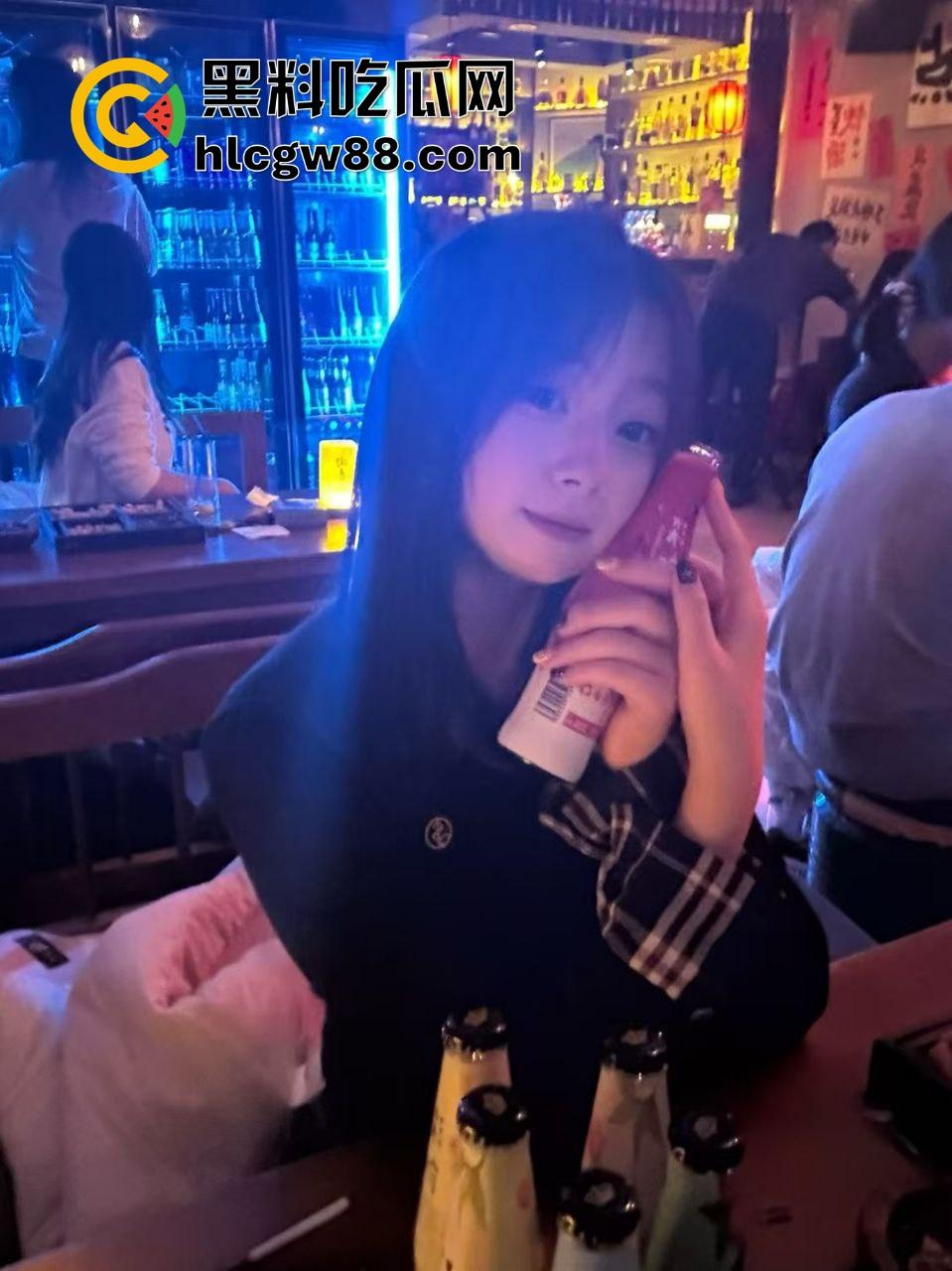 内蒙古高一【徐彤丹】清纯校花变万人骑妓女,给钱就操帅哥免费,69技术封神,毕业当天赋女优!-5