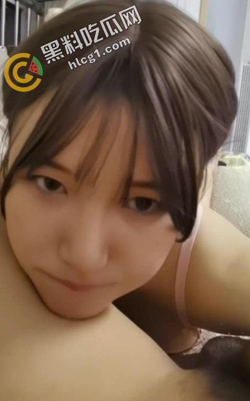 瓜友求瓜！表情包出处 女主颜值超高 清纯又可爱 骚话不断  反差吃鸡 吞吐不停-1