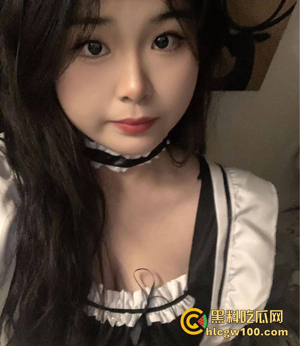 嫩出水的十九岁，晋城高中清纯妹两千元被金主拿下，全裸扣逼白浆四溢，两颗大奶摇摇欲坠小编都馋了！-6