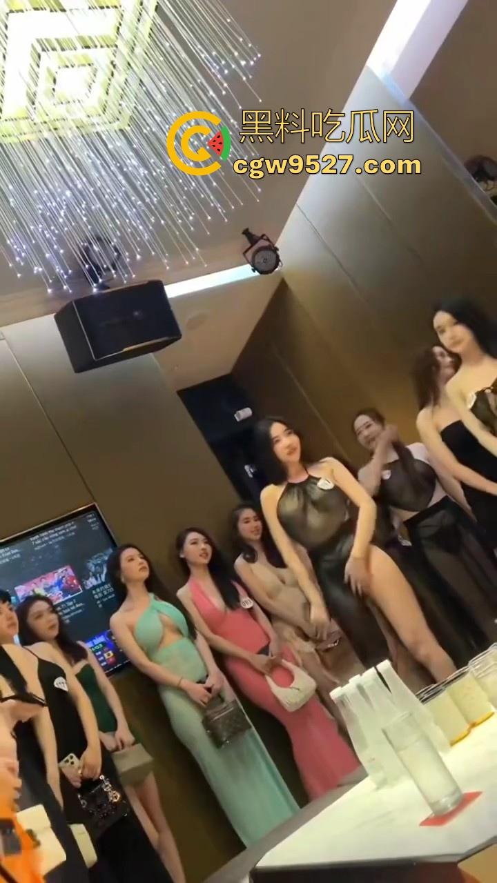 窥探天宫一角！各种极品女神排队等待挑选，巨乳翘臀点燃情欲，无套爆操，淫荡表情娇喘呻吟无比带感！-1