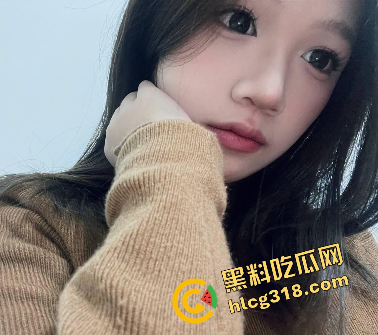 海角乱伦大神新作,野外水库边操得亲姐狂喷水,路人大爷驱赶中抠逼也能高潮!-5