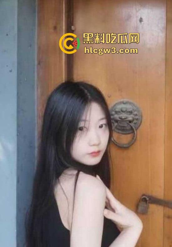 吉林大学甜美学妹『张艺涵』自慰骚照满天飞，清纯脸皮遮不住骚得掉渣的母狗心，网调可以接受圣水洗礼！-11