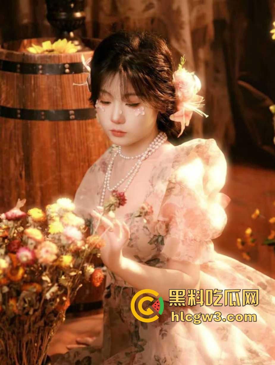 吉林大学甜美学妹『张艺涵』自慰骚照满天飞，清纯脸皮遮不住骚得掉渣的母狗心，网调可以接受圣水洗礼！-13