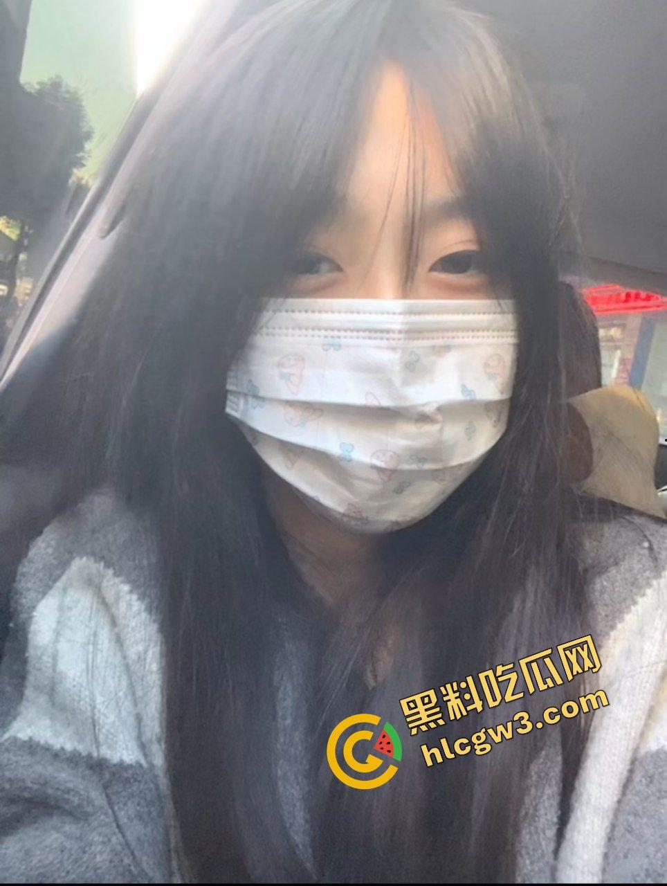 贵溪职业中学反差精神口罩妹【李诗涵】与职高小混混多人激情 小房间内各种草逼！独家流出！-1