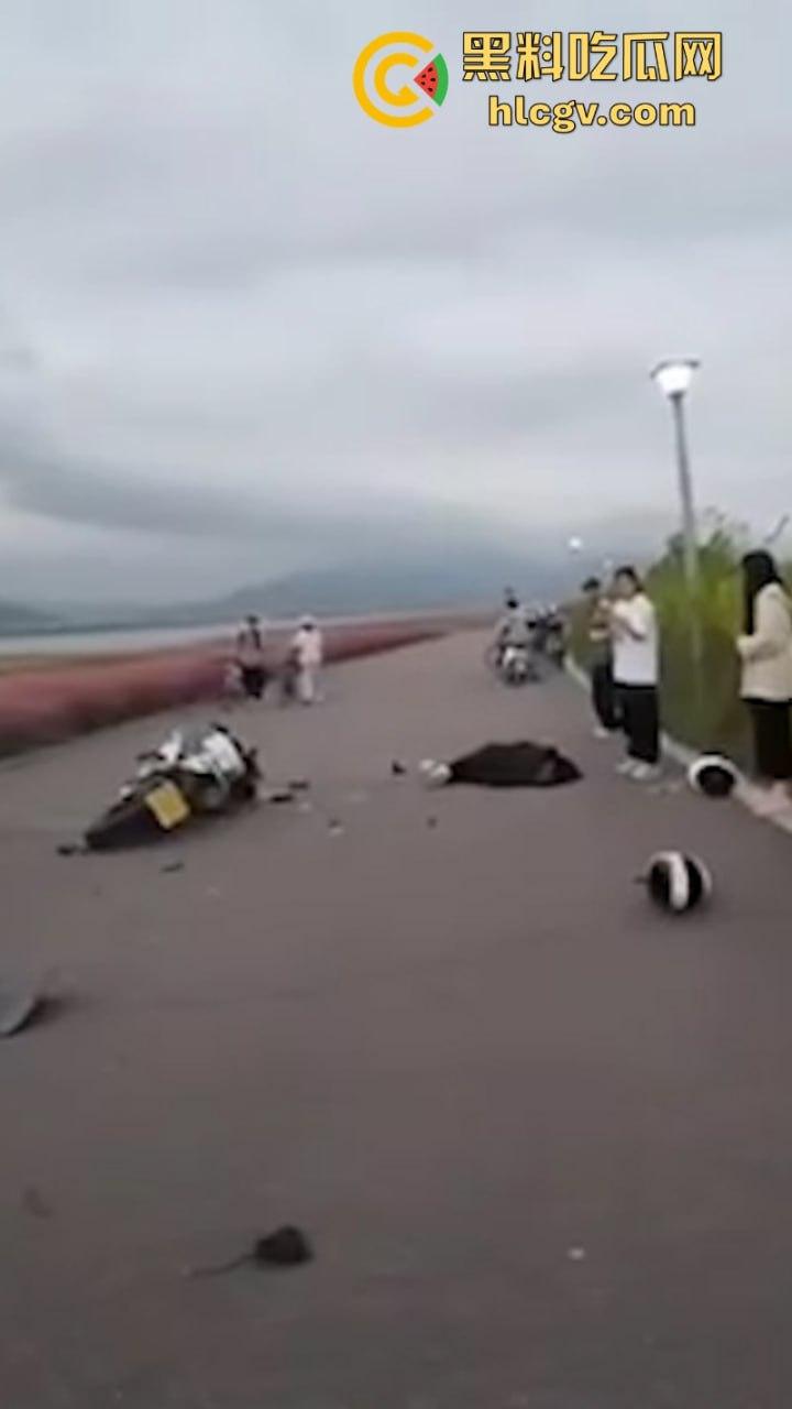 玩车就是玩命！两大学生借车带妹 超速飚车不慎相撞 一死一废-12