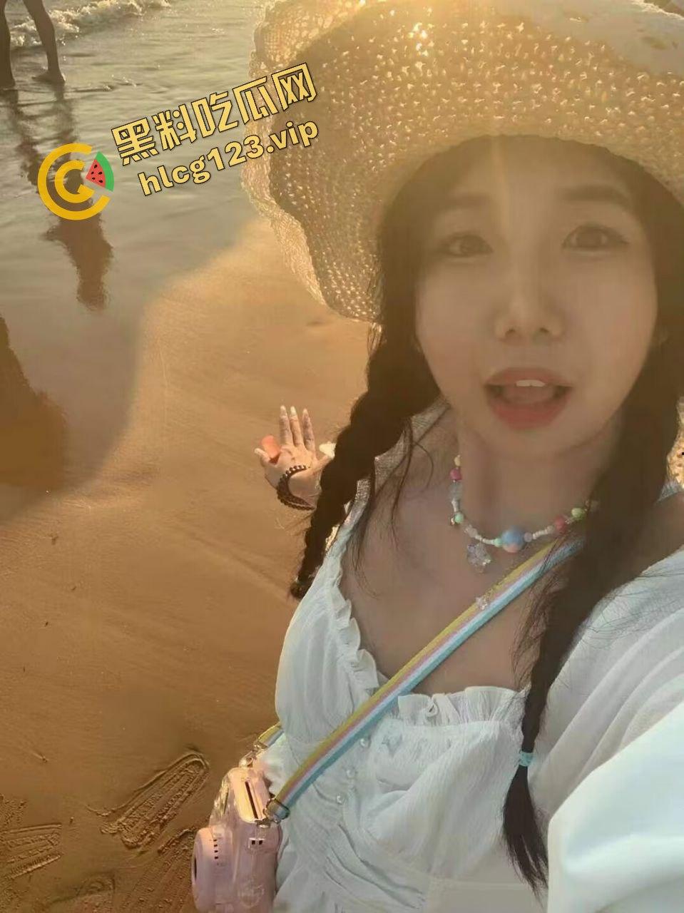 社交平台网聊真实曝光 18岁性感少女『许佳乐』裸聊卖视频 800就能包夜 原创流出 先看先撸！-11