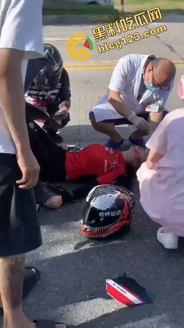杜卡迪美女骑手林欣幼飙车遭撞飞！口吐鲜血倒地不起，机车女骑再度躺下！-10