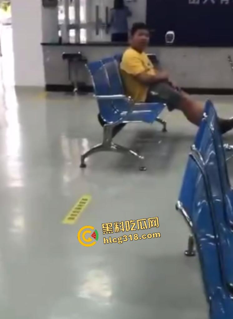 当众打飞机合集！来学学这些大神是如何在公共场合射精还不被发现的吧！-8